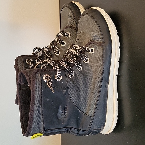 Sorel boots - Picture 6 of 6